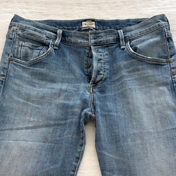 Citizens Of Humanity Emerson Distressed Ankle Jeans. - Picture 5 of 7